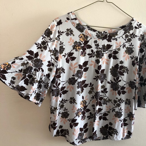 Ruffle Sleeve Floral Boxy Tee - Picture 4 of 7